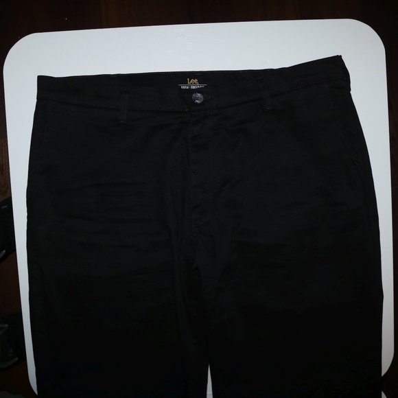 Lee Total Freedom Relaxed Fit Black Jeans w37x29 - Picture 2 of 8